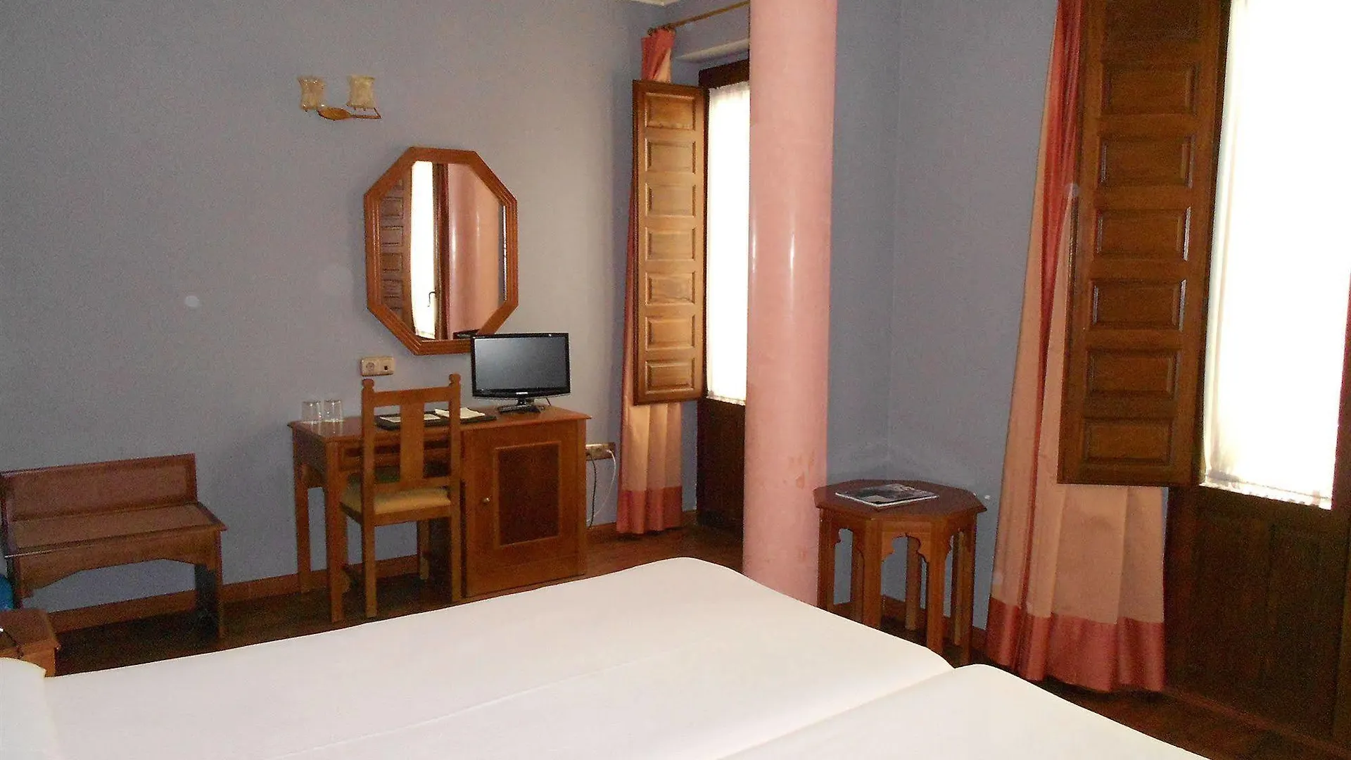 Hotel Posada Del Toro Granada Spain